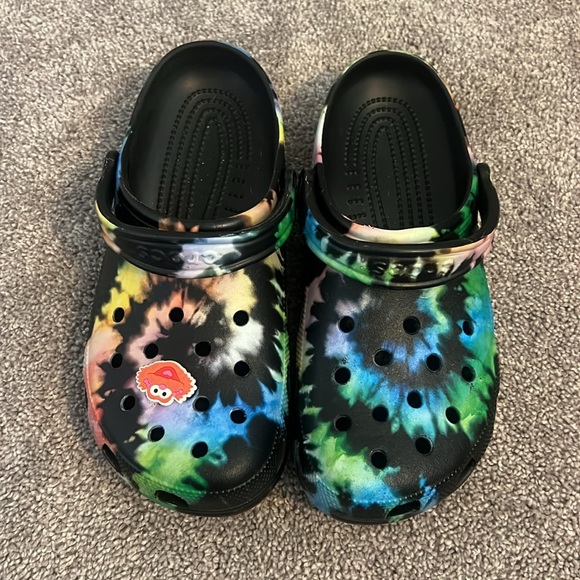 Black tye-dye crocs, wmns 11 men’s 9, 1 jibbit - Picture 2 of 4